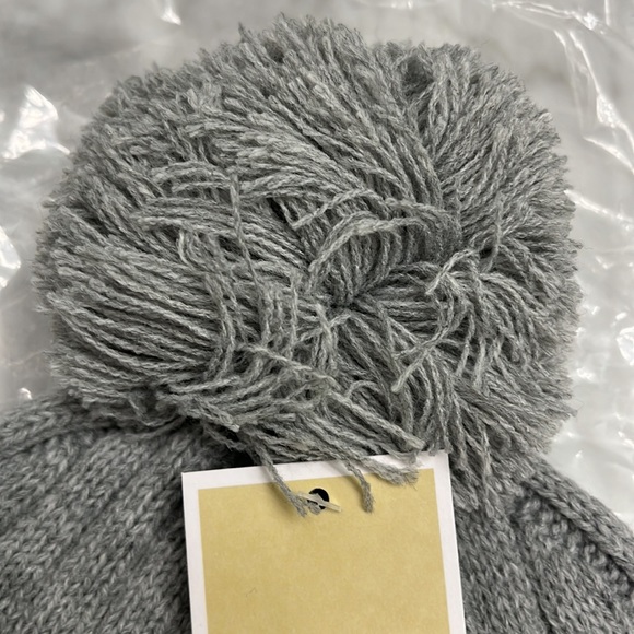 NWT Micheal kors toque / beanie grey with pom - Picture 9 of 12